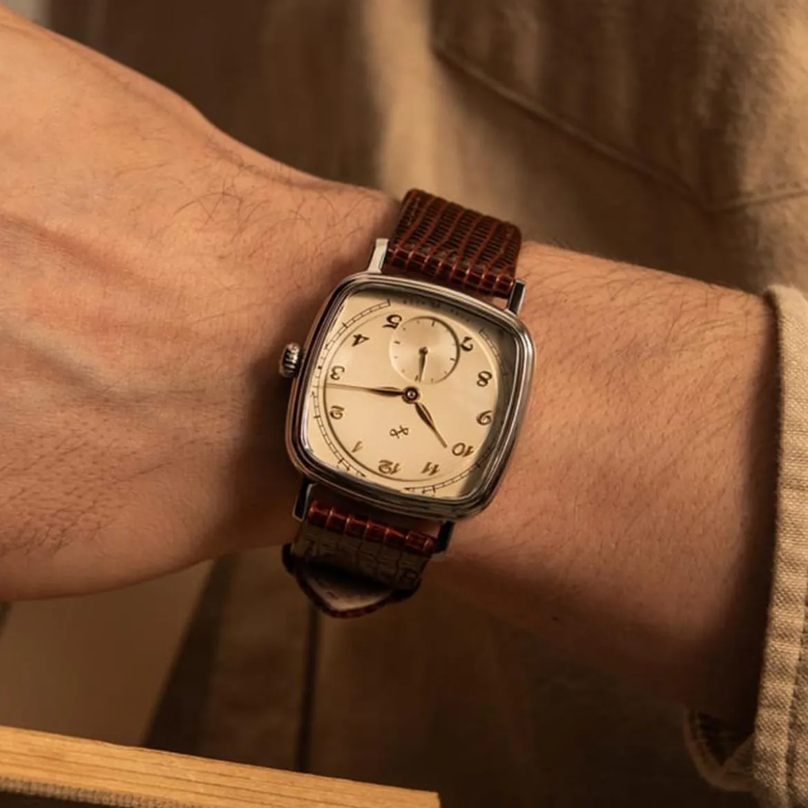 AV86 | 1954 Amalfi Mechaniczny zegarek w srebrnym kolorze z kremową tarcz