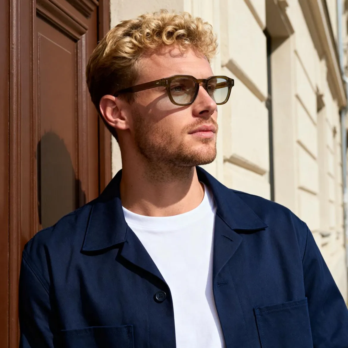 Brązowe geometryczne okulary przeciwsłoneczne gradient typu horn rimmed