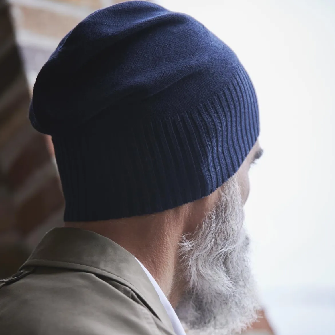 Ciemnogranatowa wiosenna czapka beanie Konrad Kite