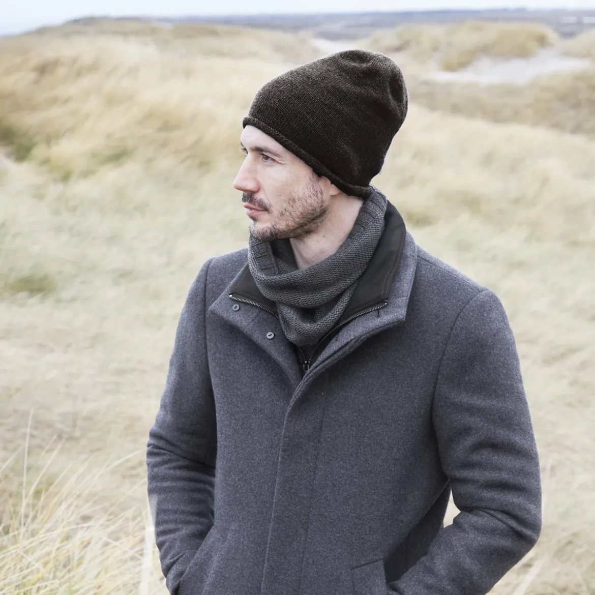 Czarna czapka beanie z wełny merynosa Franke Montagna
