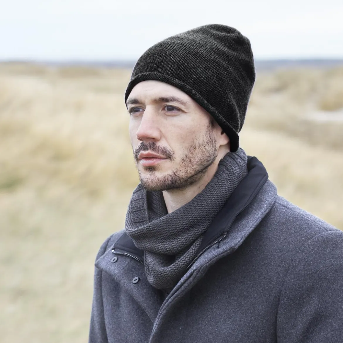 Czarna czapka beanie z wełny merynosa Franke Montagna