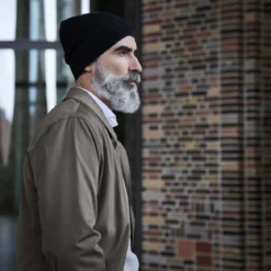 Czarna lekka beanie z bawełny organicznej Kristian Kite