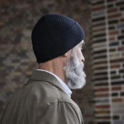 Czarna lekka beanie z bawełny organicznej Kevin Kite