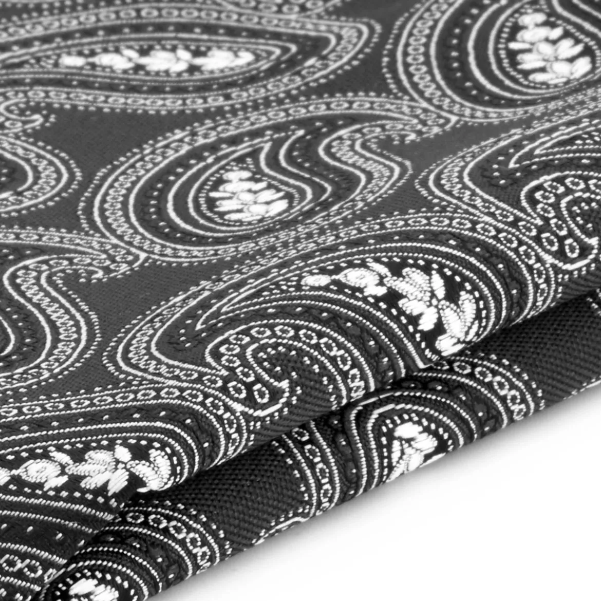 Czarna poszetka w motyw Paisley
