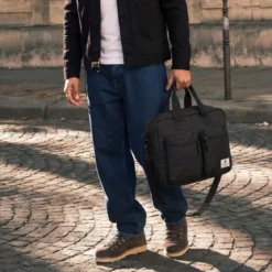 Czarna torba na laptopa Lars