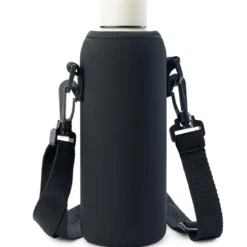 Czarny sportowy pokrowiec na butelkę z neoprenu | 500 ml