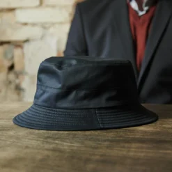 Czarny wodoszczelny kapelusz Bucket Hat Gino Moda