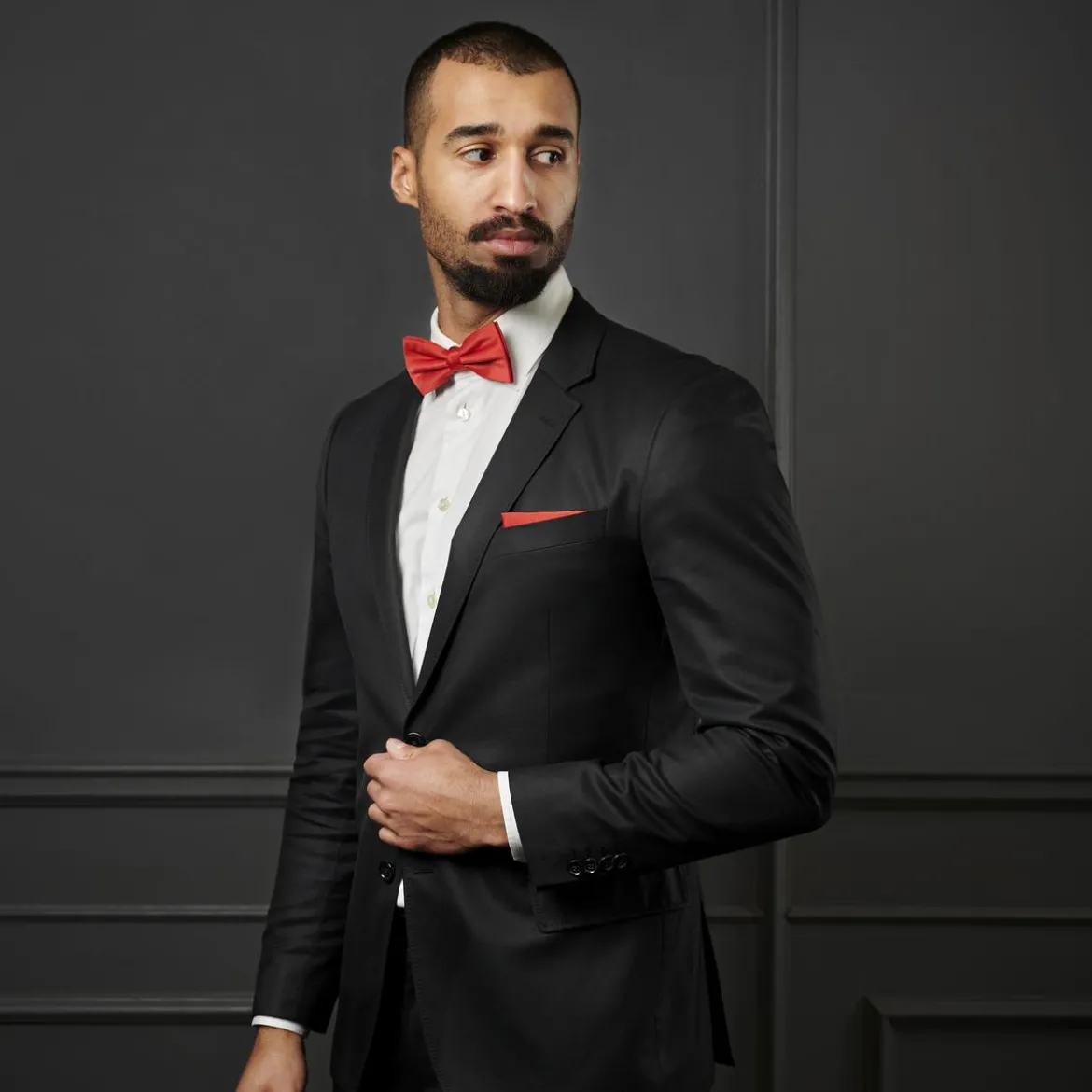 Czerwona prosta poszetka
