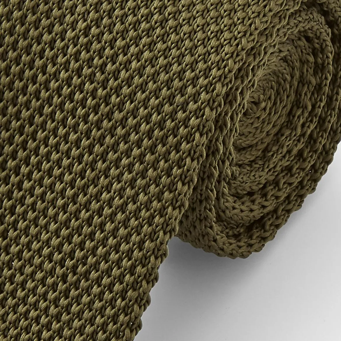 Krawat w kolorze Army Green z dzianiny