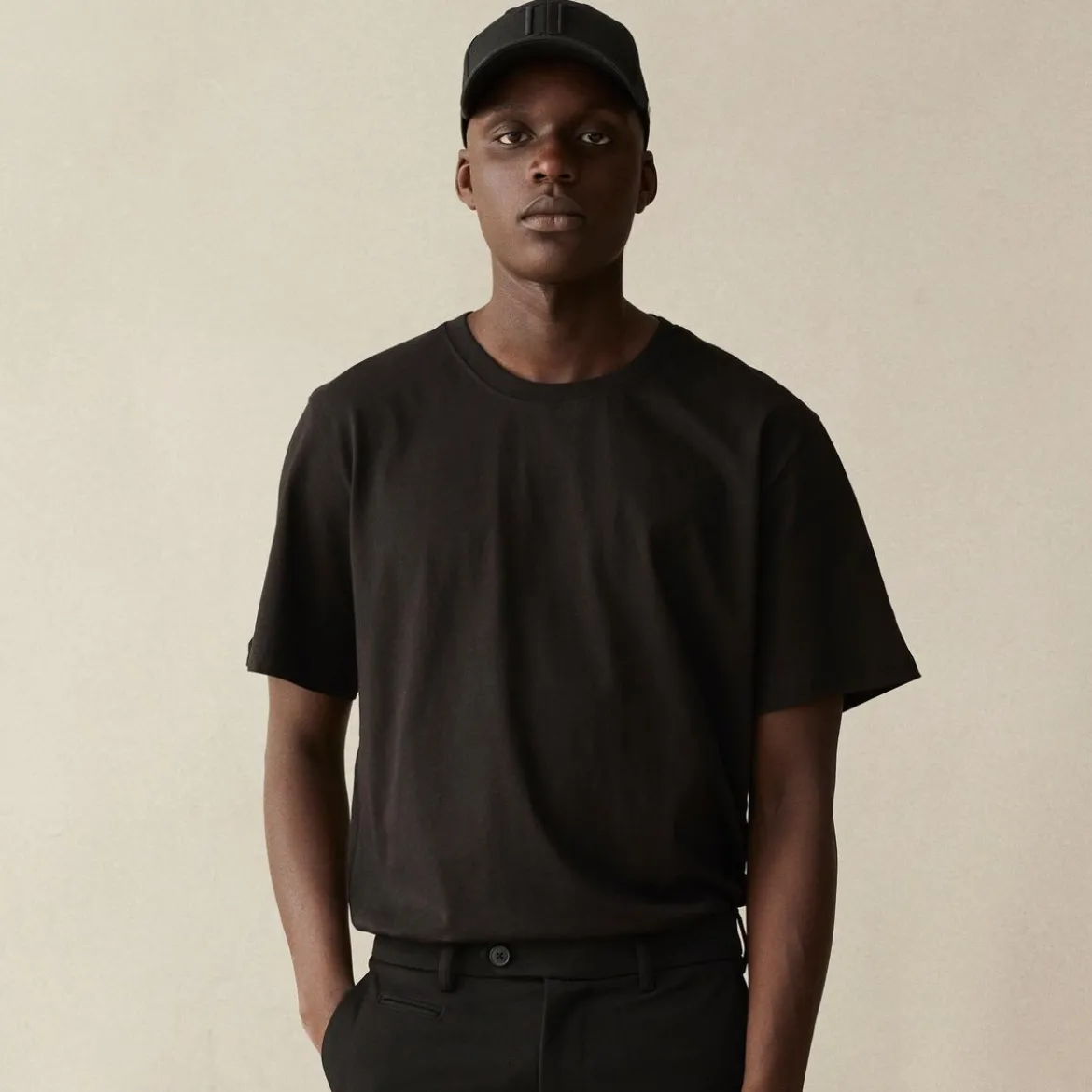 Les Deux | Całkowicie czarna czapka z daszkiem Baseball Cap Suede II