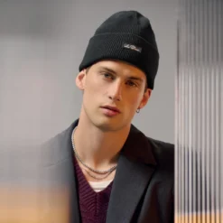Les Deux | Czarna czapka beanie Wayne z logo