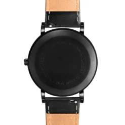 Minimalistyczny czarno-czerwony zegarek Isaac Aether