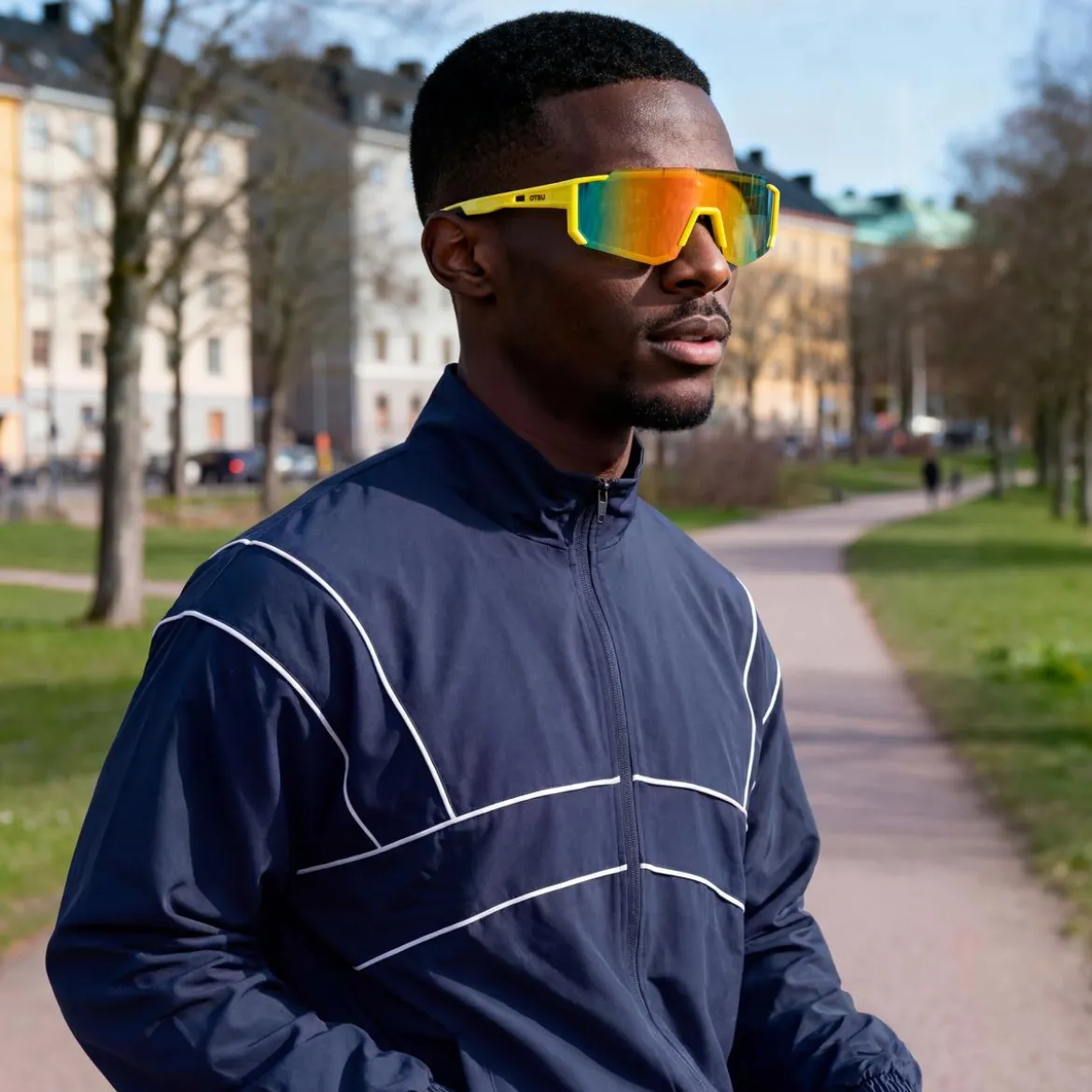 Momentum | Żółto-niebieskie sportowe okulary przeciwsłoneczne wraparound