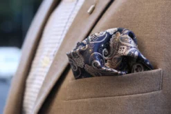 Niebieska poszetka we wzór paisley