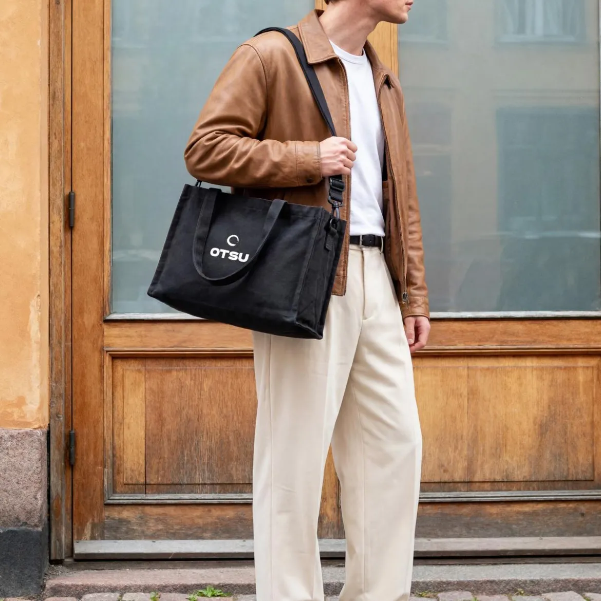 Otsu – Średnia czarna torba tote z bawełny