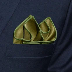 Poszetka w kolorze zielonego liścia Basic