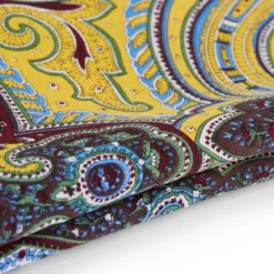 Poszetka w wyrazistym żółtym kolorze ze wzorem paisley