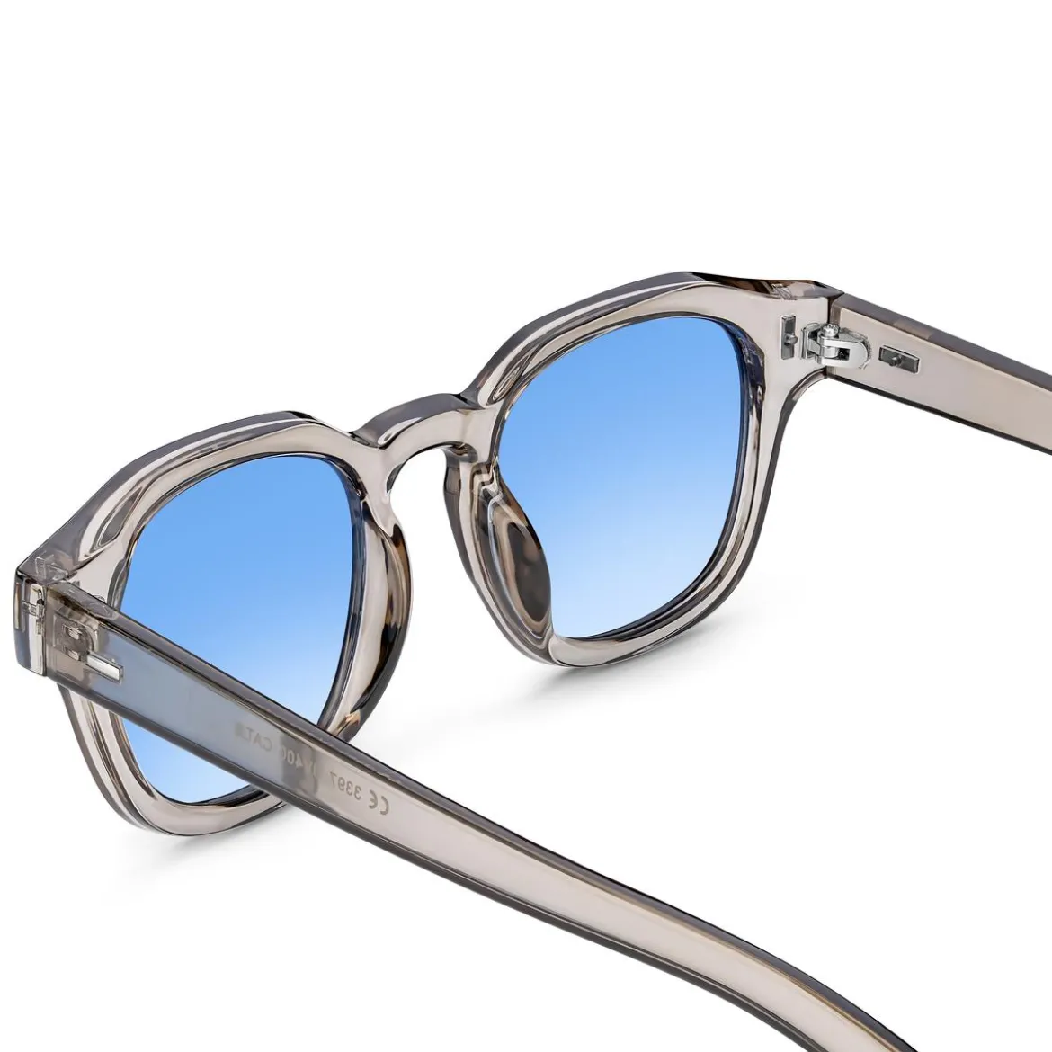 Przezroczysto-niebieskie geometryczne okulary przeciwsłoneczne gradient typu horn rimmed