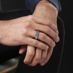 Stalowy pierścień SL z czarnym wzorem